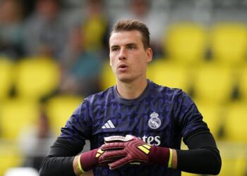 Андрей Лунин может покинуть мадридский «Реал». Клуб выставил украинца и еще 5 футболистов на продажу