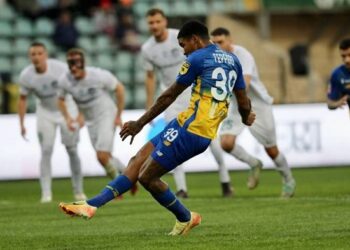 «Динамо» волевой победой выбило «Ворсклу» из Кубка Украины