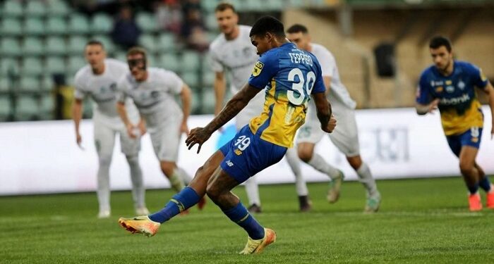 «Динамо» волевой победой выбило «Ворсклу» из Кубка Украины