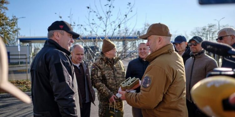 Для порятунку життів: мобільний шпиталь передали з Черкащини на фронт – Новости Черкасс