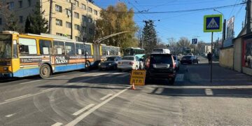 ДТП біля Галанту на Збаразькій – позашляховик збив жінку