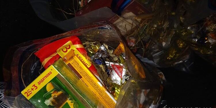 Двоє хмельничан обікрали магазин у місті на Тернопільщині