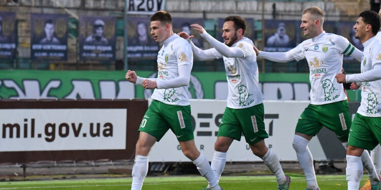 «Карпати» продовжили свою серію без пропуску голів і розгромили «Лівий Берег»