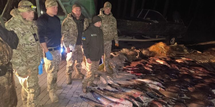 На Полтавщині викрили браконьєрів, які ловили рибу