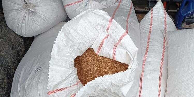 На Тернопільщині чоловік перевозив 7 мішків тютюну