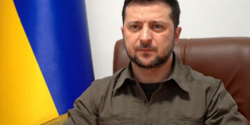 “Нам потрібна достатня кількість зброї, а не підтримка в переговорах”, — Володимир Зеленський