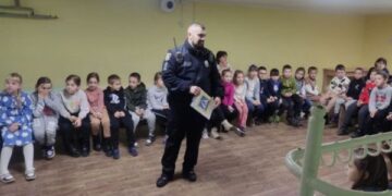 Поліцейські офіцери громади провели урок для школярів про безпеку на дорозі  — Новини Черкащіни