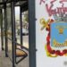 Поліцейські встановили неповнолітніх правопорушників які розбили скляний павільйон зупинки громадського транспорту » Миколаївський Оглядач