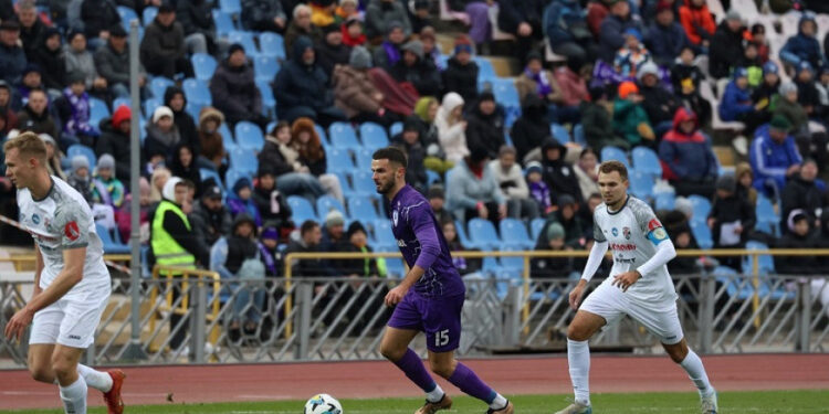 Рекордна кількість передач вперед за матч не допомогла ЛНЗ перемогти «Оболонь»