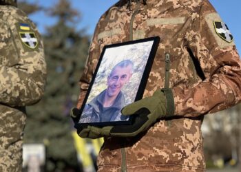 Рівне провело в останню дорогу військовослужбовця Олега Зварича, який загинув в боротьбі за Україну