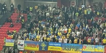 Сербия пожаловалась в УЕФА на фанатский сектор Украины и Албании