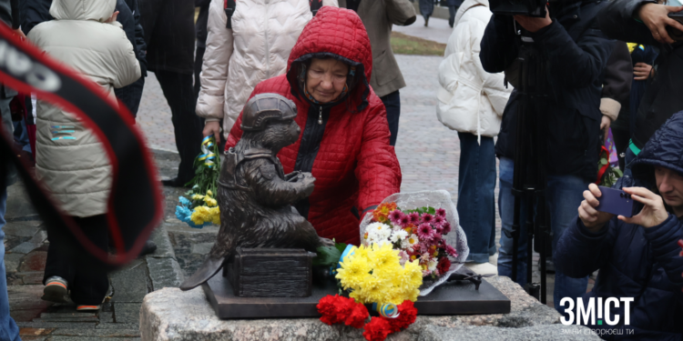 Скульптура «Бобер» з’явилася в Полтаві пам’яті Матвійчука