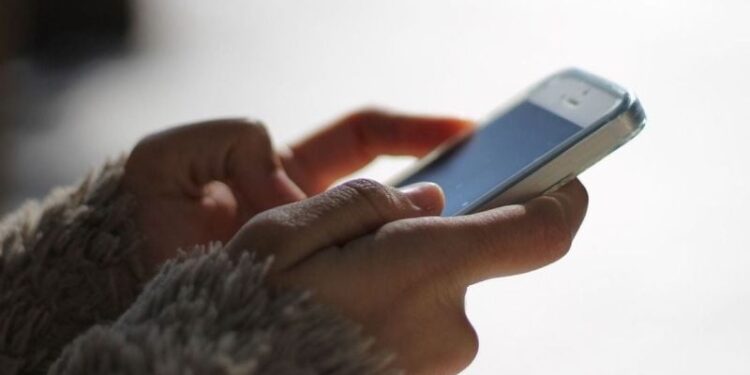 Ставила лайки за товар та втратила 72 тис грн: як ошукали мешканку Шепетівщини —Хмельнитчина