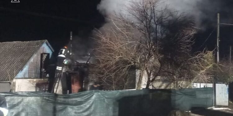 У Шепетівському районі вогнеборці ліквідували займання в житловому будинку —Хмельнитчина