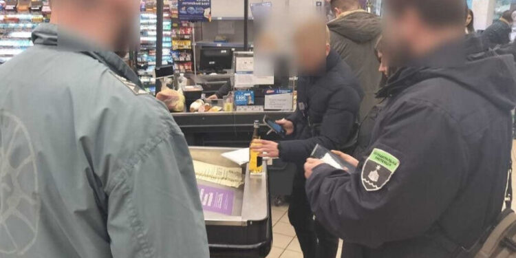 У супермаркеті Тернополя неповнолітньому продали алкоголь | Терміново новини Тернополя