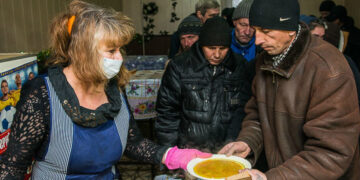 У Запоріжжі відкрилися пункти харчування для вразливих категорій – де їх знайти | Новости Запорожья