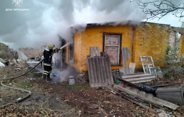 У Золотоноші горів житловий будинок