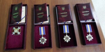 В Улашанівській та Нетішинській громаді родинам загиблих воїнів вручили посмертні нагороди —Хмельнитчина