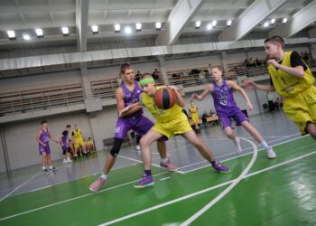 Відбулись стартові матчі чемпіонату України ВЮБЛ серед юнаків 2010 року – Федерація баскетболу України