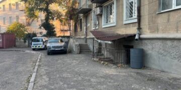 Відібрав сумку у під’їзді будинку – у Миколаєві поліцейські повідомили про підозру чоловіку за пограбування літньої жінки » Миколаївський Оглядач