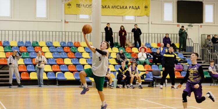 ВЮБЛ серед юнаків 2008 року: одеська СДЮСШОР ім. Літвака Б.Д. впевнено виграла групу в Тернополі – Федерація баскетболу України