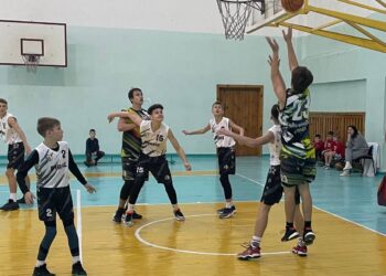 ВЮБЛ серед юнаків 2011 року: ДЮСШ-1 та КДЮСШ-1 виграли тури у Рівному і Черкасах – Федерація баскетболу України