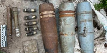 Збирав озброєння із колишніх ворожих позицій: поліцейські затримали мешканця Снігурівської громади за підозрою у незаконному зберіганні вибухонебезпечних предметів » Миколаївський Оглядач