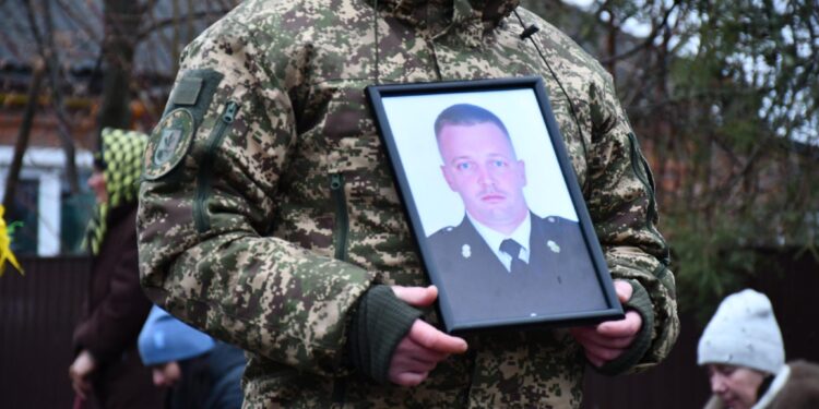 Із загиблими захисниками попрощалися у двох громадах Кіровоградської області