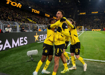 «Боруссия» (Дортмунд) и «Бавария» (Мюнхен) разыграли ничью в матче 12 тура Бундеслиги