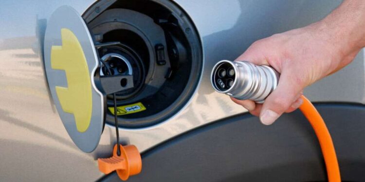 Де зарядити електромобіль у Дніпрі –