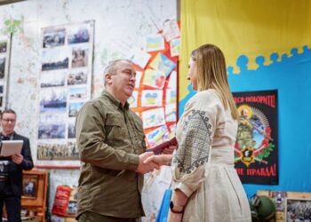 «Дякую за співпрацю!»: Ігор Табурець відзначив черкаських волонтерів – Новости Черкасс