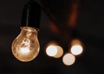 Енергетики оновили інформацію щодо відключень світла на 18 грудня