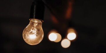 Енергетики оновили інформацію щодо відключень світла на 18 грудня