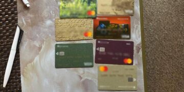 Фішинговий сайт під виглядом допомоги від держави: поліцейські викрили злочинну групу у заволодінні коштами громадян