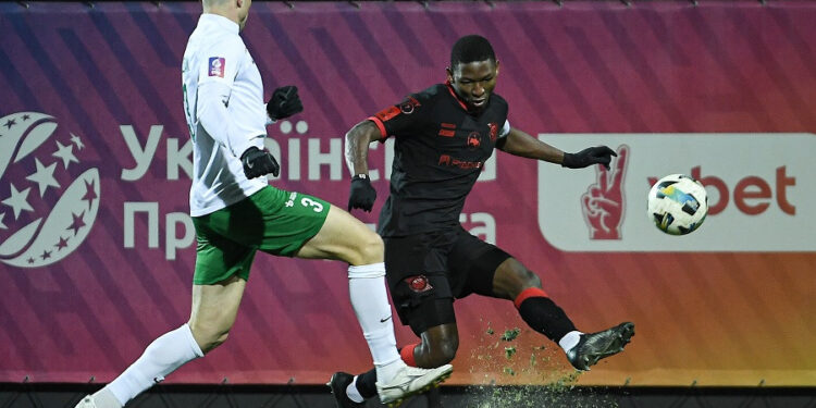 Футболісти «Кривбасу» в матчі з «Карпатами» повторили досягнення гравців «Колоса»