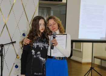 Книга-біль і книга-надія: рівненська режисерка презентувала збірку віршів, присвячену зниклому на війні сину