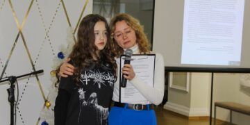 Книга-біль і книга-надія: рівненська режисерка презентувала збірку віршів, присвячену зниклому на війні сину