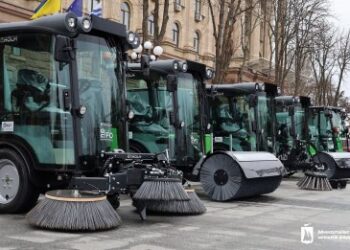 Миколаїв отримав підмітально-прибиральні машини » Миколаївський Оглядач