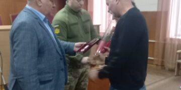На Тальнівщині родині полеглого воїна вручили його посмертну нагороду