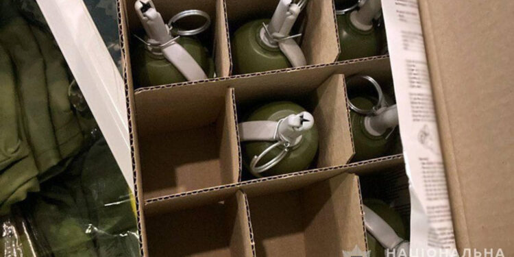 Петарди у формі ручних гранат продавали підліткам у Звягелі | Журнал Житомира