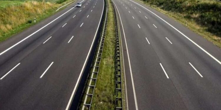 Платні дороги в Україні: деталі нового законопроєкту від Мінінфраструктури | |