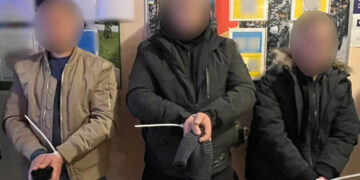 Рухались у бік Румунії: прикордонники затримали групу чоловіків, серед яких є прикарпатець (ВІДЕО)