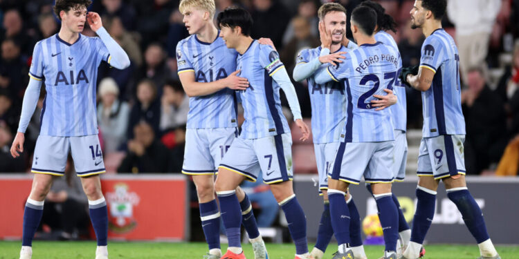 Семь мячей! «Тоттенхэм» обыграл «Манчестер Юнайтед» в матче ¼ финала Кубка английской лиги