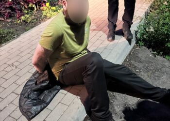 Судять чоловіків, які спалили авто підприємця та двері квартири військового