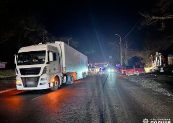 У Миколаєві правоохоронці встановлюють обставини ДТП, у якій загинув пішохід » Миколаївський Оглядач