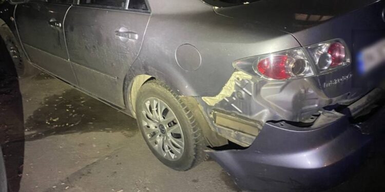 У Рівному нетвереза водійка в’їхала у припарковане авто