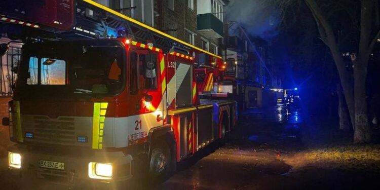 У Шепетівці горіла квартира, а в районі – житлові будинки —Хмельнитчина