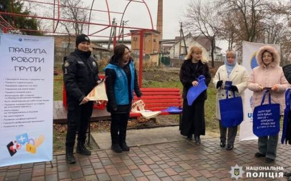У Шполі відкрили «червону лавочку» в рамках кампанії «16 днів проти насильства» — Новини Черкащіни