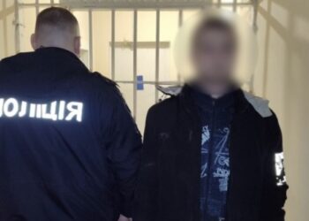 У Смілі чоловік кинув малолітнього пасинка на підлогу: дитина померла 