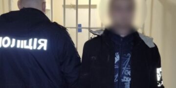 У Смілі чоловік кинув малолітнього пасинка на підлогу: дитина померла 